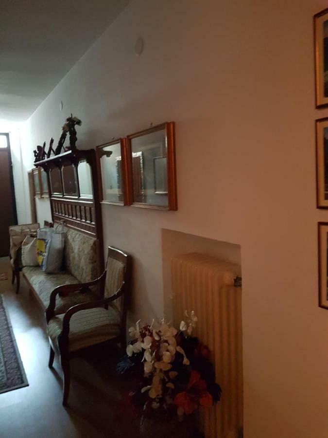 מלון קאסטיגליונה דל לאגו Antica Casa Di Famiglia מראה חיצוני תמונה
