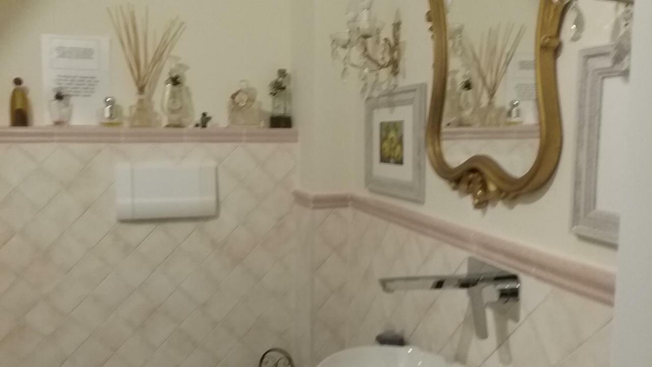 מלון קאסטיגליונה דל לאגו Antica Casa Di Famiglia מראה חיצוני תמונה