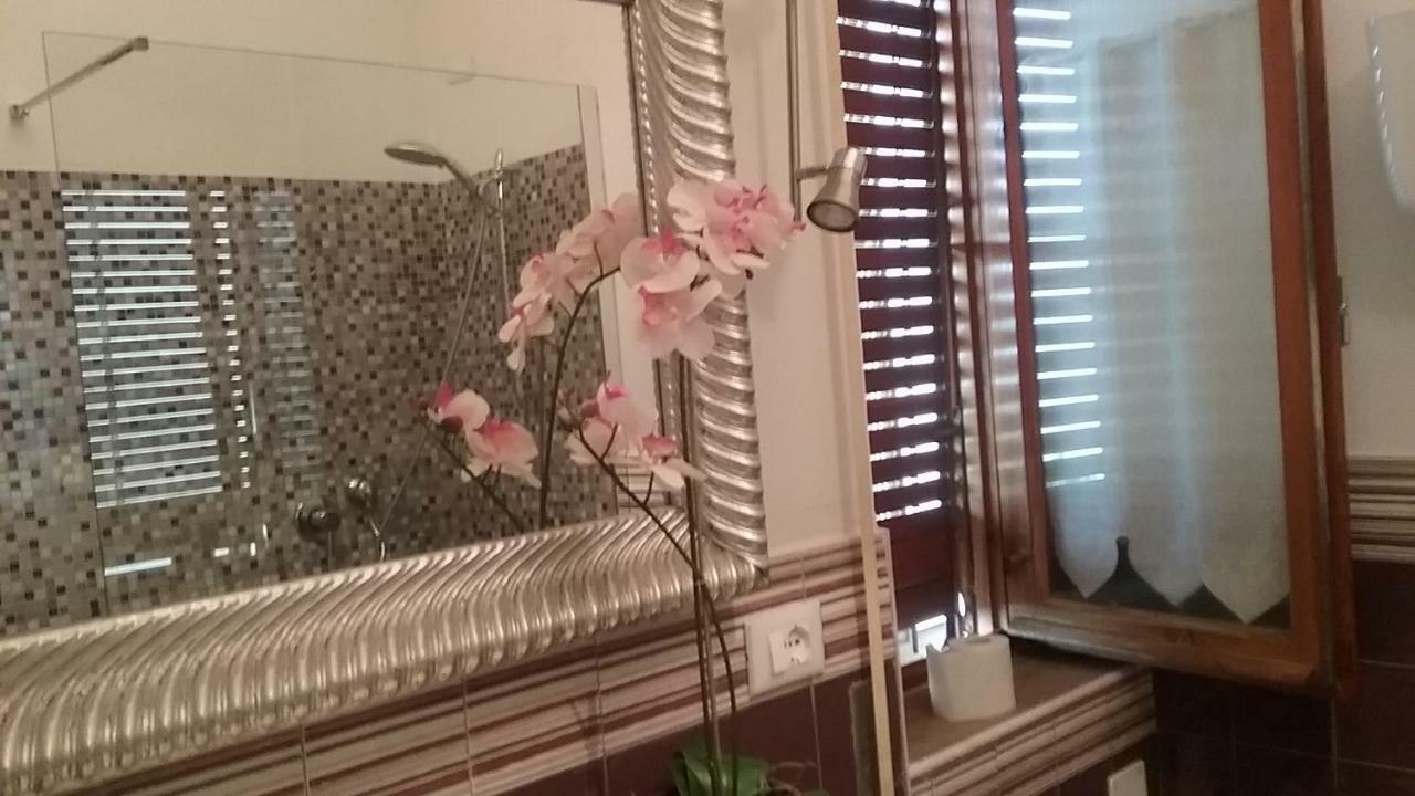 מלון קאסטיגליונה דל לאגו Antica Casa Di Famiglia מראה חיצוני תמונה